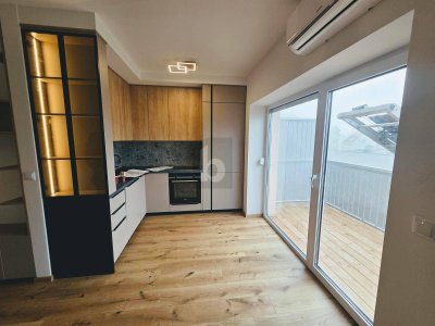 ERSTBEZUG: MODERN MIT BALKON IN EGGENBERG