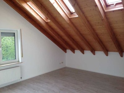 2 Zi.-Dachgeschosswohnung im Kurviertel -von privat-