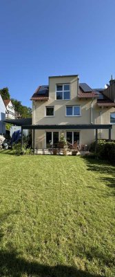 Luxus REH mit schönem Garten in Lappersdorf