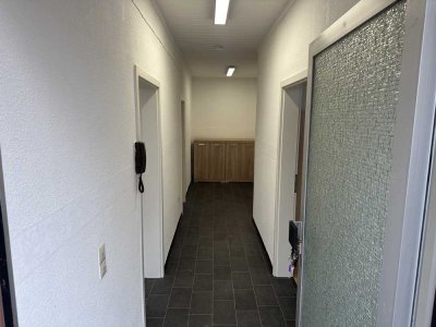 Renovierte 3-ZKB-Wohnung mit eigenem Zugang