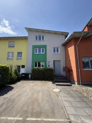 Modernes Reihenhaus mit Garten in ruhiger Lage - provisionsfrei!