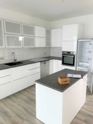 Großzügige 3 Zimmer Wohnung mit Balkon und Einbauküche in der Nähe des Stadtparks - Düren