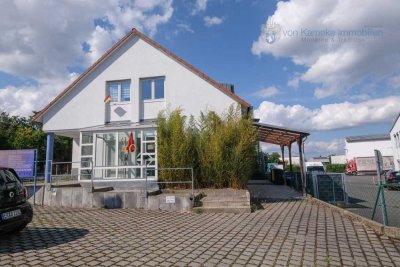 Frei ab sofort: Büro und Wohnem kombiniert in zentraler Lage von Schallershof