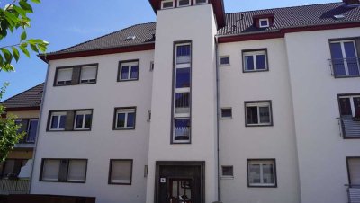 Große 4 Zimmer-Wohnung mit Balkon und Küche