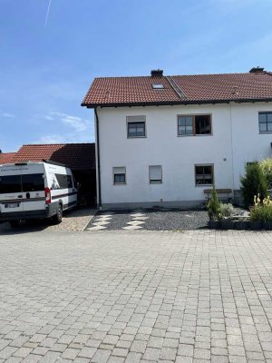 Geräumige Doppelhaushälfte in Heldenstein
