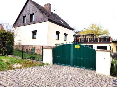 TOP LAGE in Halle Dölau + 7-Zimmer-Einfamilienhaus + Bad Neu + Terrasse + 2 Garagen + Provisionsfrei