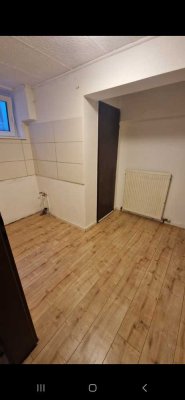 2 Zimmer Souterrain Wohnung in Lu Oggersheim, Nachmieter gesucht.