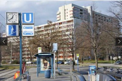 Exklusives Apartment im 14. Stock mit L-Loggia und Traumblick über ganz München! Voll ausgestattet!