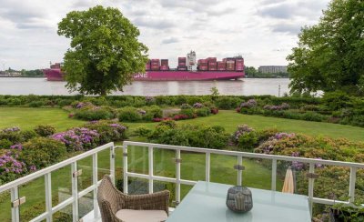 Wohntraum direkt an der Elbe - Exklusive Maisonette mit eigenem Garten, 3 Balkonen & 3 Terrassen
