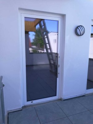 Sanierte helle 3-Zimmer Wohnung mit Balkon und Terrasse im 1. OG in Harthausen