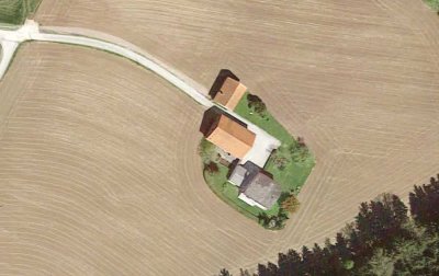 ehemalige Hofstelle auf 38.000 qm Grund mit 2-Fam-Haus + Baurecht für EFH, Alleinlage