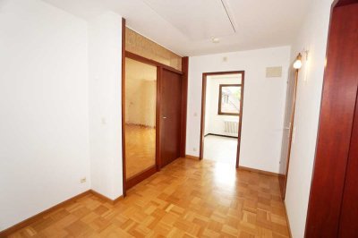 Großzügige 3-Zmmer-Wohnung mit Balkon + Garage