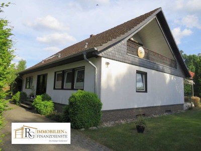 Attraktives EFH mit guter Raumaufteilung, Einliegerwohnung und idyllischem Gartengrundstück