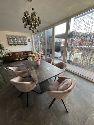 EXKLUSIVES PENTHOUSE ÜBER LEIPZIG: Höfe am Brühl – Absolute Privatsphäre & Design (inkl. Möbel)