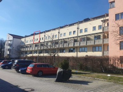 Stilvolle 2-Zimmer-Maisonette-Wohnung mit Dachterrasse und Einbauküche in Freising