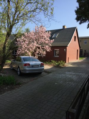 Schönes Landhaus mit großen Lagergebäude