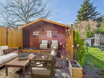 Charmantes Einfamilienhaus mit Wintergarten in zentraler Lage von Hangelar