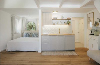 TOPLAGE: Nur wenige Schritte bis zum See: Renoviertes 1-Zimmer Apartment mit Balkon in Bad Wiessee