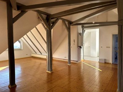 Schöne Dachgeschosswohnung mit Blick über Zella-Mehlis