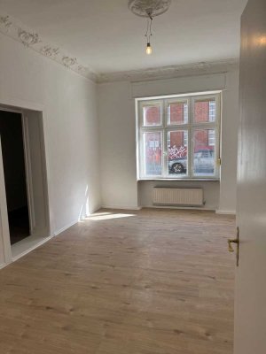 Renovierte 4 Zimmer Wohnung in Spandau bezugsfrei