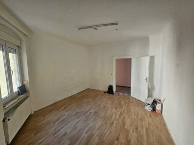 Charmante 3-Zimmer-Altbauwohnung mit Balkon in zentraler Lage Nürnbergs