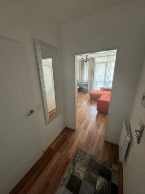 Möblierte klimatisierte 1-Zimmer Erdgeschosswohnung mit Terrasse und Garage