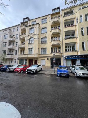 !Provisionsfrei! Stilvolle Altbauwohnung direkt am Ku’damm