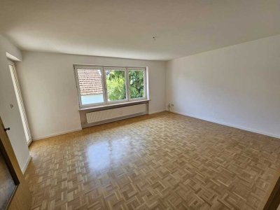Helle großzügige modernisierte 5-Zimmer-Wohnung mit Balkon und Garten in Abensberg