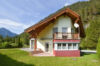 Gepflegtes Wohnhaus mit Einliegerwohnung in Naturlage