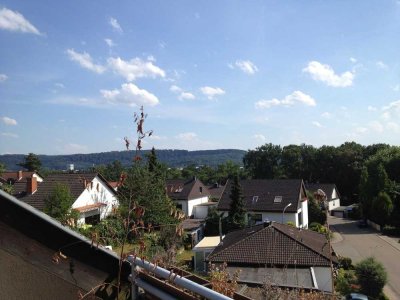 ***BELLEVUE_Schöne DG-Studio-Wohnung über den Wipfeln des DFG***