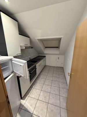 Schöne, sehr gepflegte Dachgeschosswohnung in Gelsenkirchen Resse mit Einbauküche