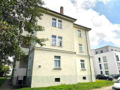 ruhige Lage I 2-Zimmer-Wohnung I Tageslichtbad mit Wanne I Balkon I Einbauküche