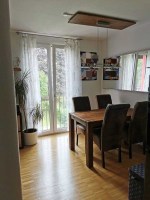 Bad Kreuznach-Süd: helle 2-Zimmer-Wohnung mit Balkon und 1 Aussenstellplatz