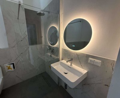 Stilvoll sanierte 2-Zimmer-Wohnung mit Balkon, Smart-Home & Fußbodenheizung
