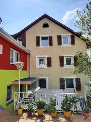 Mehrfamilienhaus mit 3 Wohneinheiten. Interessant für Investoren