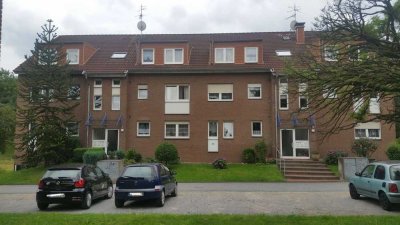 Schöne DG-Wohnung mit Blick ins Grüne! WBS erforderlich!