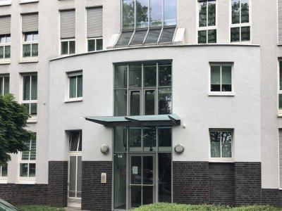Charmante 1-Zimmer Dachgeschosswohnung mit Balkon in Bahnhofsnähe