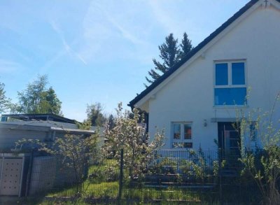 Alles drin! Moderne energieeffiziente DHH mit tollem Garten, Erbpacht