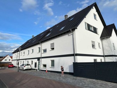 Helle im Dachgeschoss gelegene 3 ZKB Wohnung Aufzug & TG Frei ab 01.07.2025 ca. 102qm