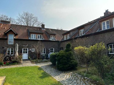 Sanierte 2 Zimmerwohnung in denkmalgeschützter Hofanlage in Köln-Dünnwald