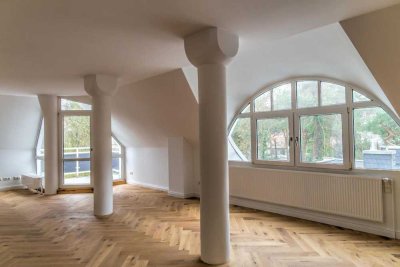 Traumhafte Dachgeschoss-Maisonette-Wohnung in Schlachtensee!