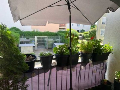 Gemütliche 2 ZKB EG-Wohnung mit Balkon !