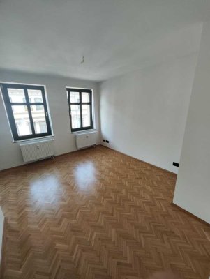 Kleine möblierte und gemütliche Dachgeschoßwohnung