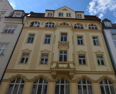 Exklusive 3,5-Zi.-Altstadt-Wohnung mit 13 m² Dachterrasse im Zentrum der Altstadt