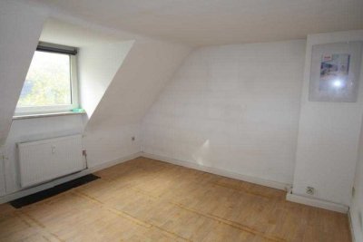 Schöne 2-Zimmer DG Whg ideal für Singles, 4.OG!