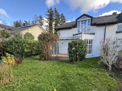 Großzügige Walmdach-Doppelhaushälfte in München – Altaubing