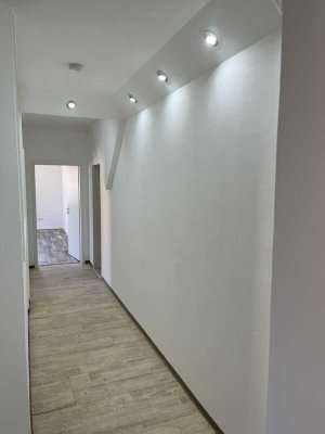 Vollständig renovierte 3-Zimmer-Wohnung mit EBK in Bobingen auch GEWERBE MÖGLICH