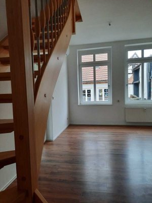 Schöne 3 Raumwohnung mit großer Dachterrasse  in Schlossnähe zu vermieten