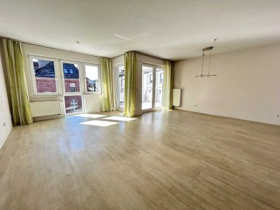 Stadtleben mit Komfort - Lichtdurchflutete 3-Zimmer Wohnung mit Balkon