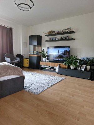 Lichtdurchflutete 2-Zimmer-Wohnung mit Balkon in Hannover-Kirchrode – ab Mai 2025 bezugsfrei